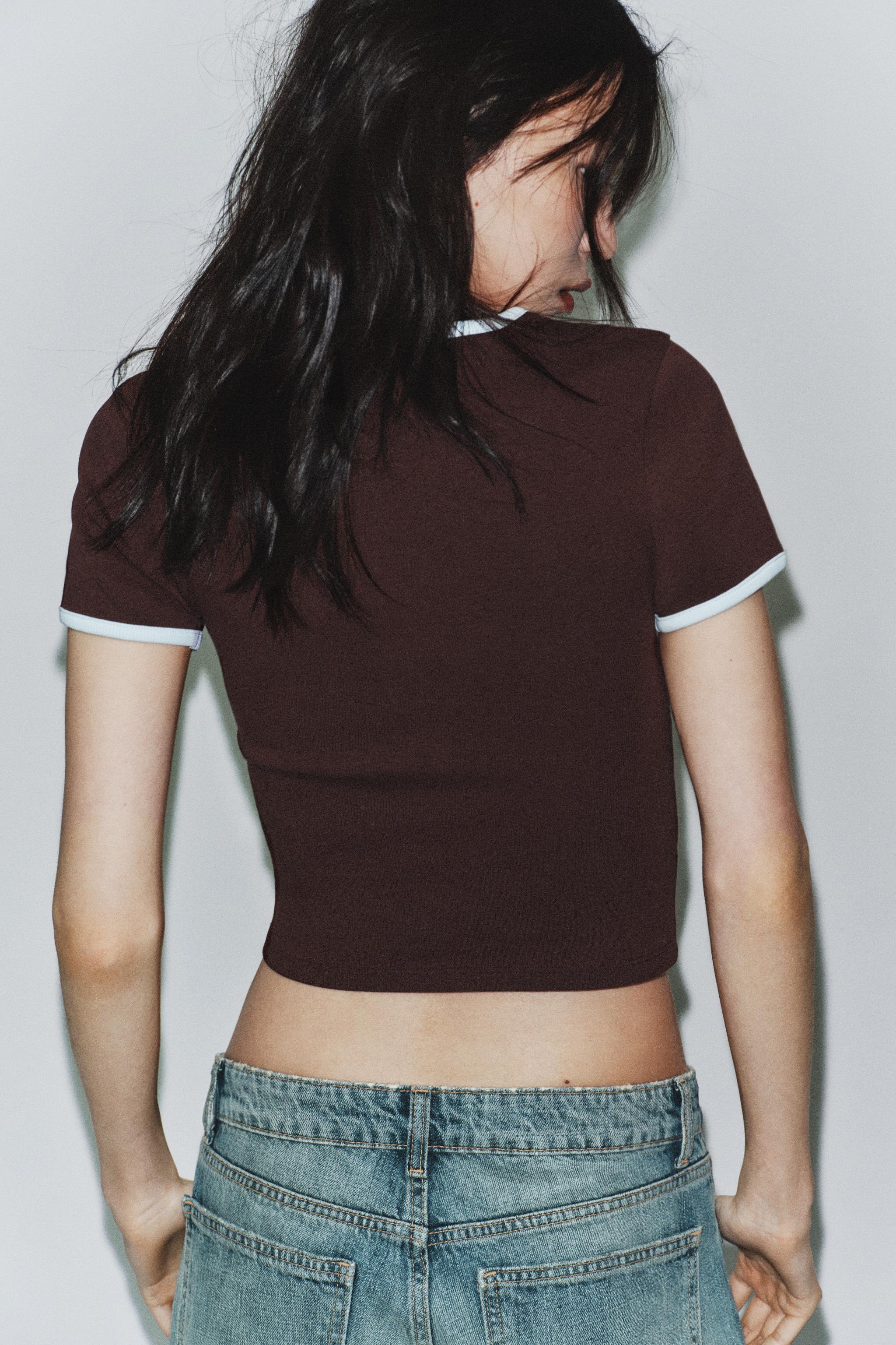 CONTRAST TRIM T-SHIRT